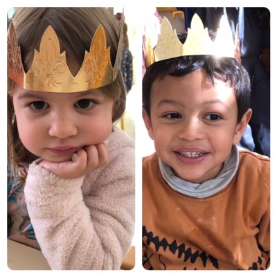 Reine et roi à la cantine en maternelle