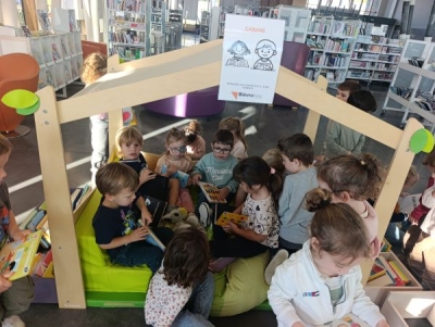 Les Petits et les Moyens à la découverte de la médiathèque ! 